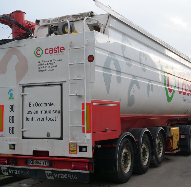 Camion Caste Aliment "En Occitanie les animaux se font livrer local"